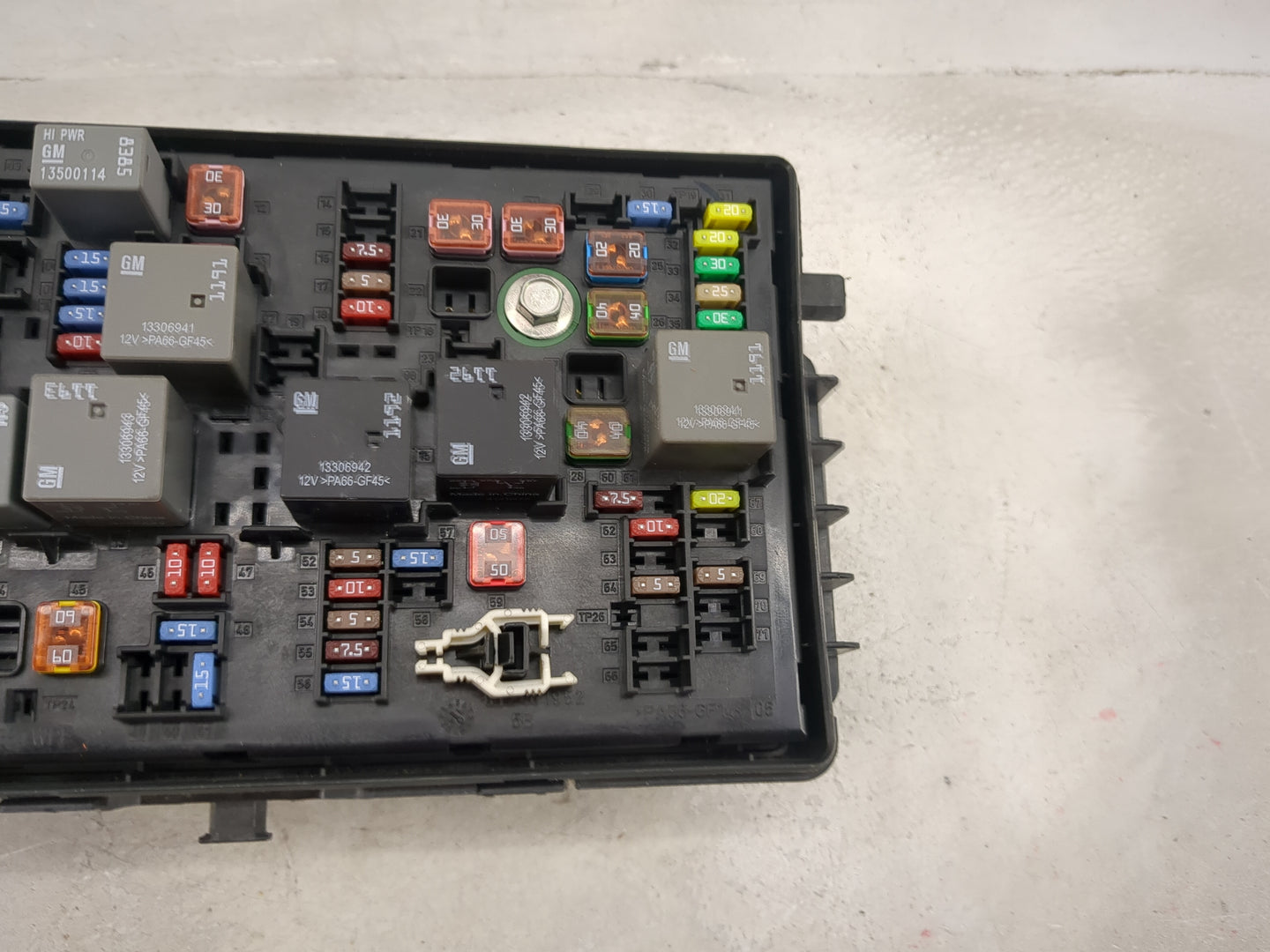 2015-2016 Chevrolet Cruze Fusebox Fuse Box Panel Relay Module P/N:13500128 13500114, 13500112, 13306941 Fits Fits 2015 2016 
