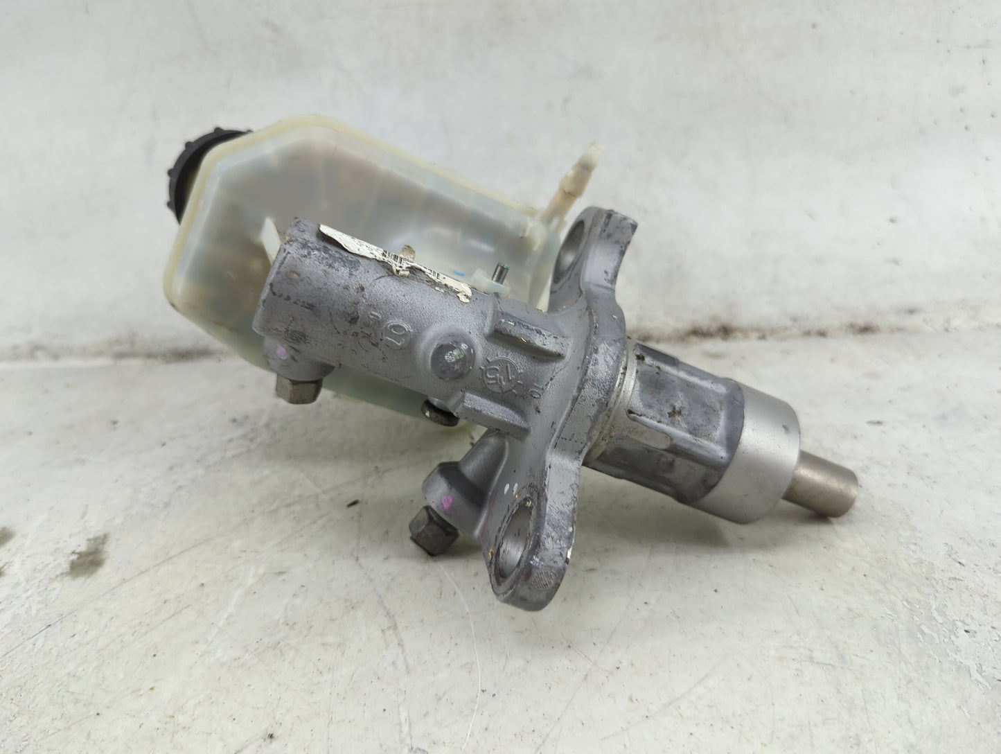 2011-2016 Chevrolet Cruze Brake Master Cylinder 1492228 - Oemusedautoparts1.com