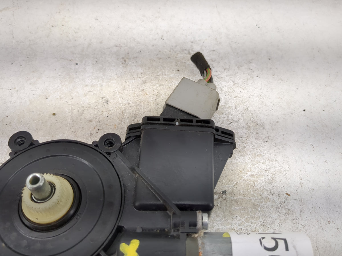 2012-2016 Chevrolet Cruze Passenger Front Right Power Window Motor 1501934 - Oemusedautoparts1.com