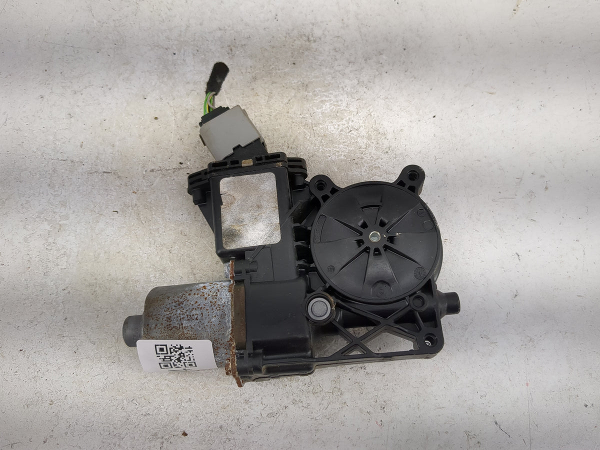 2012-2016 Chevrolet Cruze Passenger Front Right Power Window Motor 1501934 - Oemusedautoparts1.com
