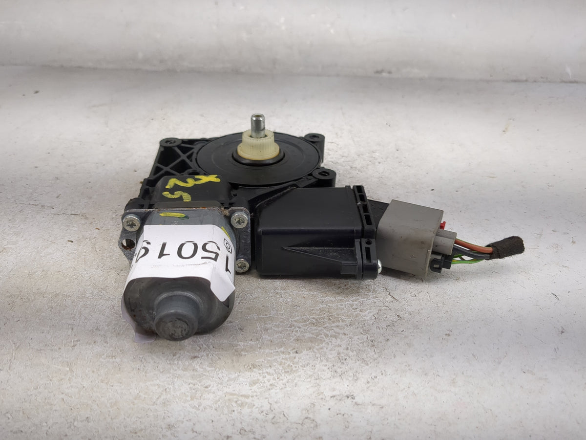 2012-2016 Chevrolet Cruze Passenger Front Right Power Window Motor 1501934 - Oemusedautoparts1.com