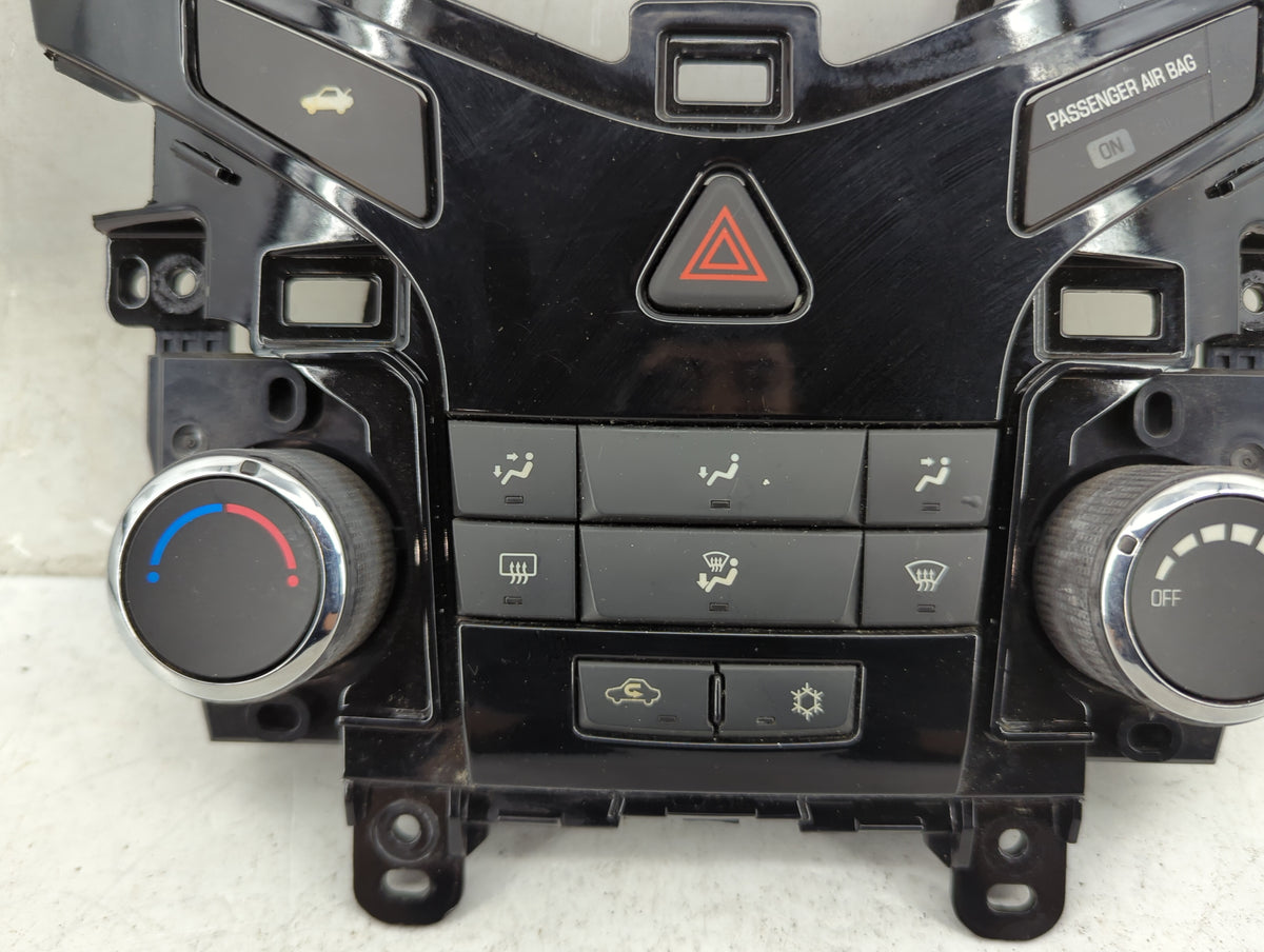 2012-2016 Chevrolet Cruze Climate Control Module Temperature AC/Heater Replacement P/N:95146117 386207A0428 Fits OEM Used Au