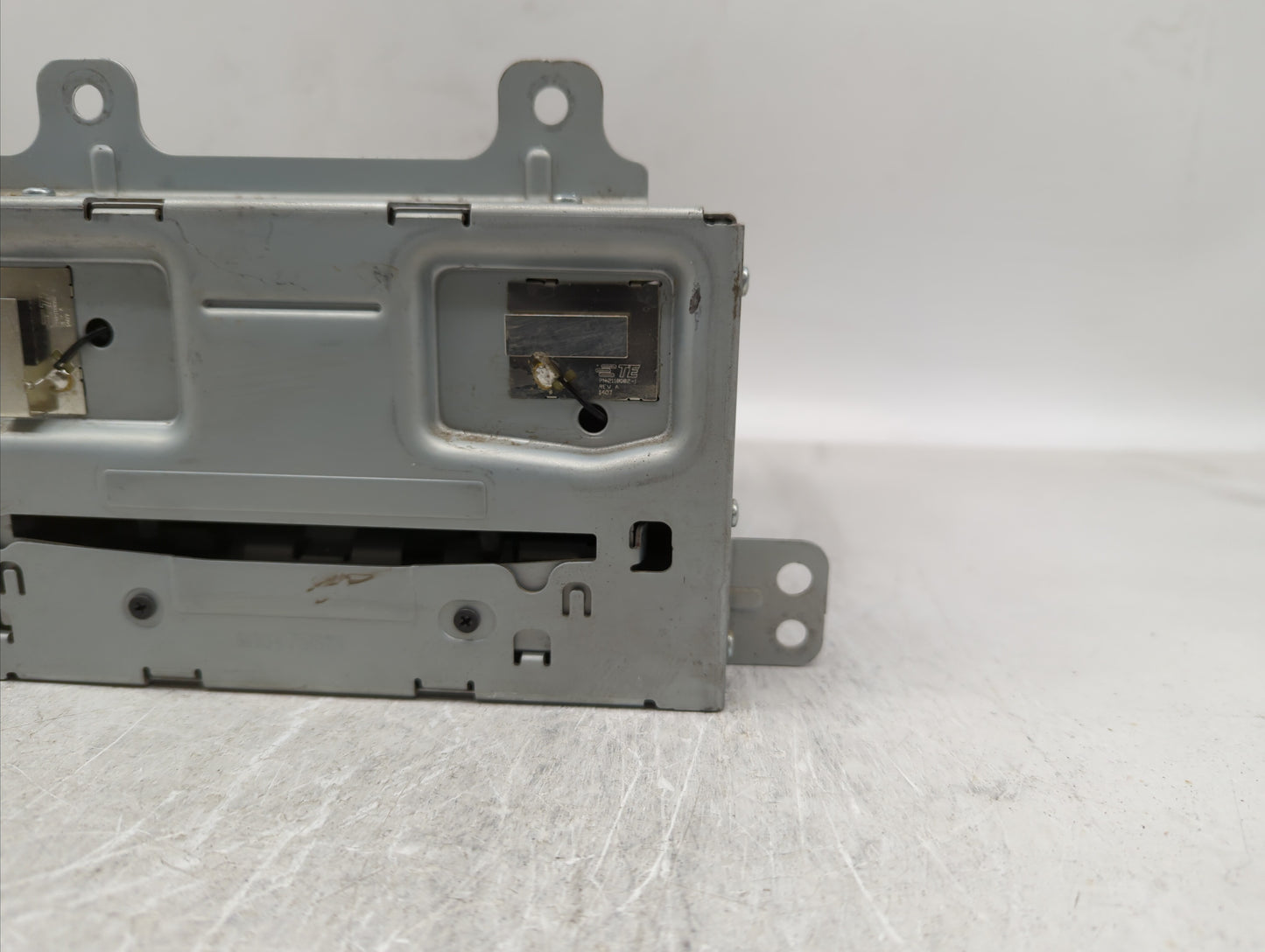 2015-2016 Chevrolet Cruze Am Fm Cd Player Radio Receiver - Oemusedautoparts1.com