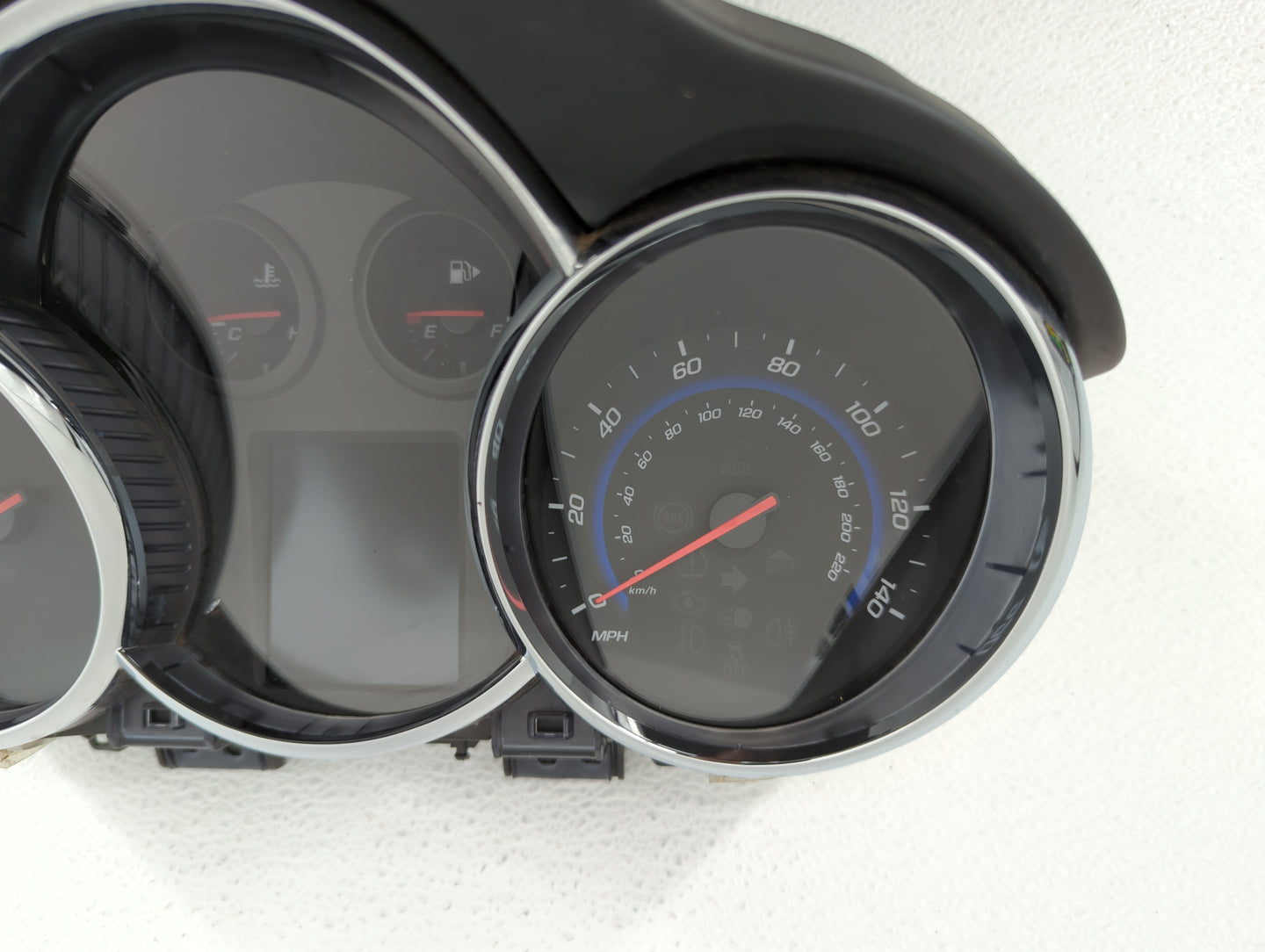 2015-2016 Chevrolet Cruze Instrument Cluster Speedometer Gauges P/N:42362673 Fits Fits 2015 2016 OEM Used Auto Parts - Oemus
