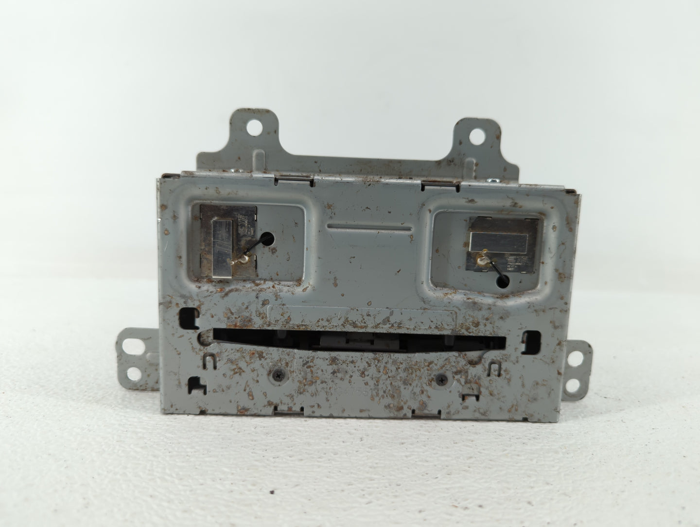 2015-2016 Chevrolet Cruze Am Fm Cd Player Radio Receiver - Oemusedautoparts1.com