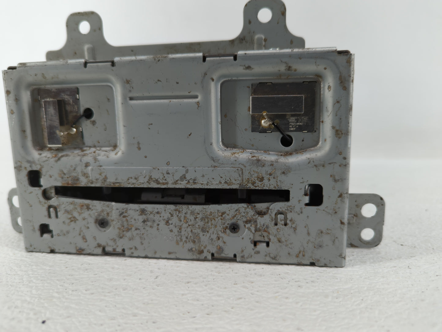 2015-2016 Chevrolet Cruze Am Fm Cd Player Radio Receiver - Oemusedautoparts1.com