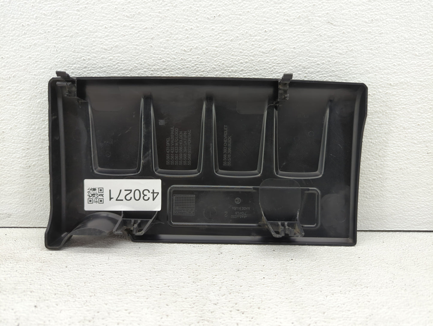 2015 Chevrolet Cruze Engine Cover - Oemusedautoparts1.com