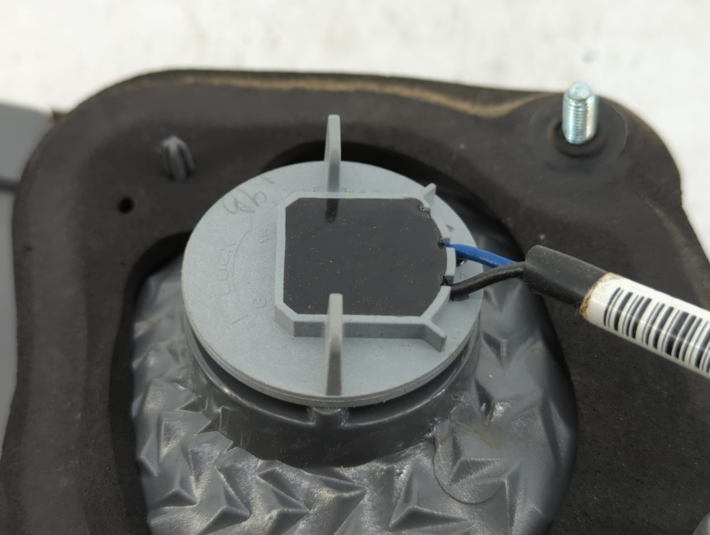 2011-2016 Chevrolet Cruze Tail Light Assembly Passenger Right OEM P/N:2T 11 1P GM Fits Fits 2011 2012 2013 2014 2015 2016 OE