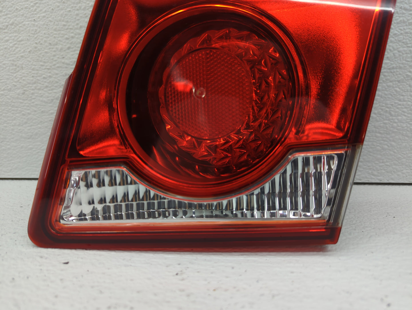 2011-2016 Chevrolet Cruze Tail Light Assembly Passenger Right OEM P/N:2T 11 1P GM Fits Fits 2011 2012 2013 2014 2015 2016 OE
