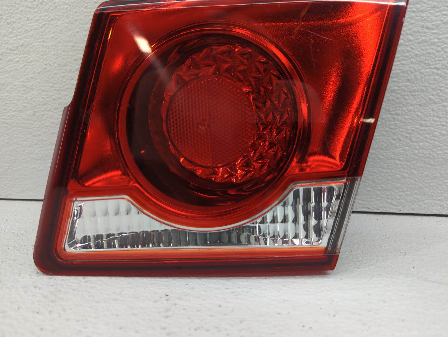 2011-2016 Chevrolet Cruze Tail Light Assembly Passenger Right OEM P/N:2T 11 1P GM Fits Fits 2011 2012 2013 2014 2015 2016 OE