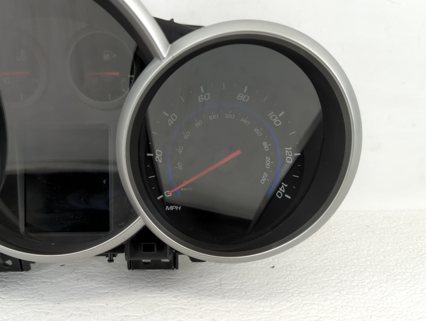 2015-2016 Chevrolet Cruze Instrument Cluster Speedometer Gauges P/N:42362675 94560794, 42362673 Fits Fits 2015 2016 OEM Used