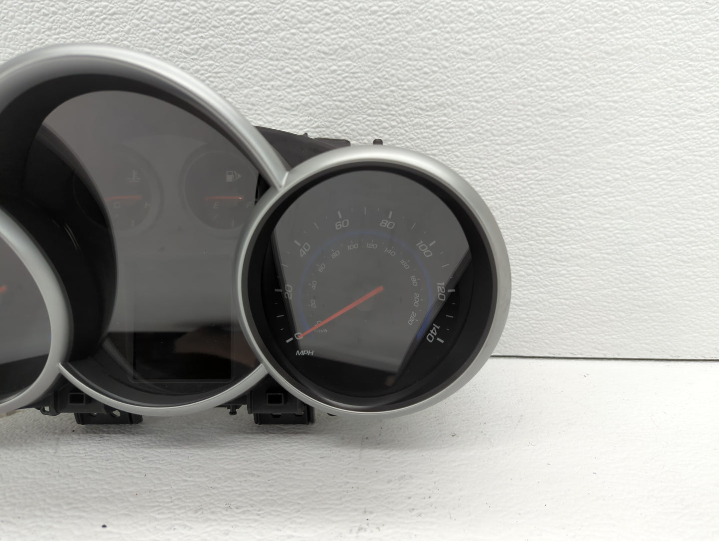 2015-2016 Chevrolet Cruze Instrument Cluster Speedometer Gauges P/N:42362675 94560794, 42362673 Fits Fits 2015 2016 OEM Used
