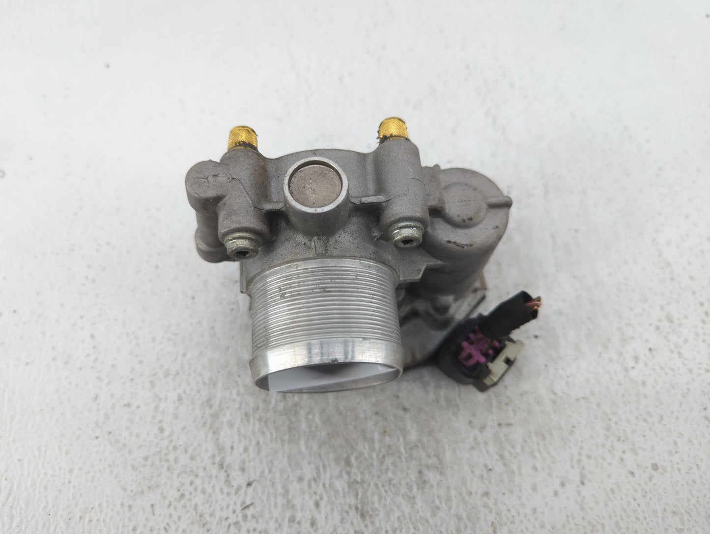 2011-2016 Chevrolet Cruze Throttle Body P/N:55581662 Fits Fits 2011 2012 2013 2014 2015 2016 2017 2018 2019 2020 2021 OEM Us