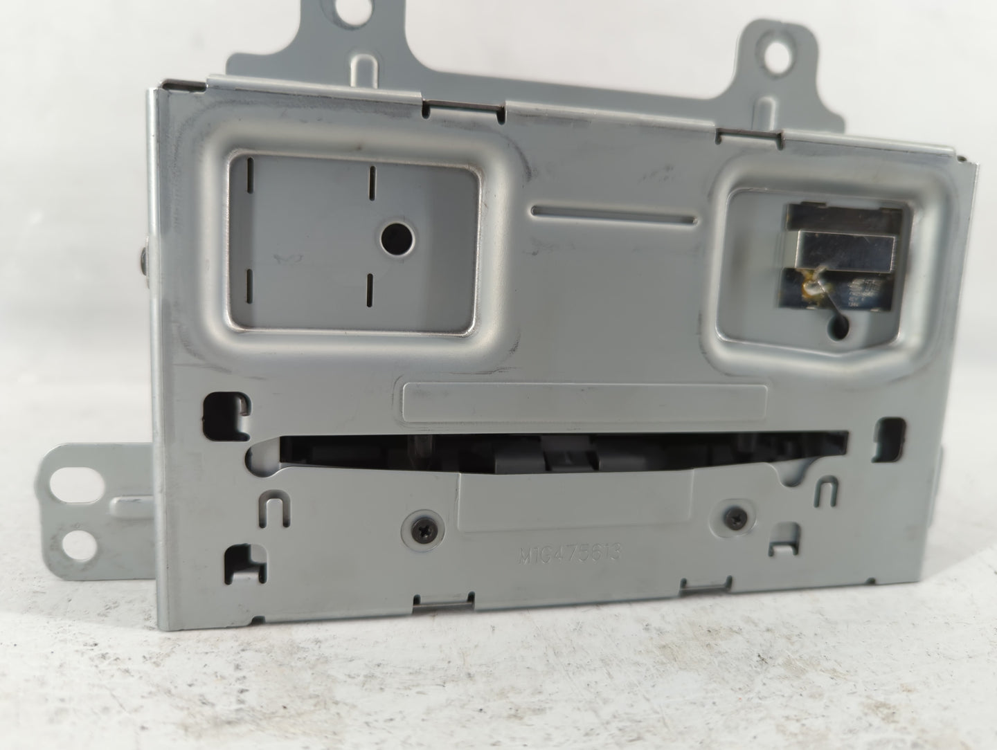 2015-2016 Chevrolet Cruze Am Fm Cd Player Radio Receiver - Oemusedautoparts1.com