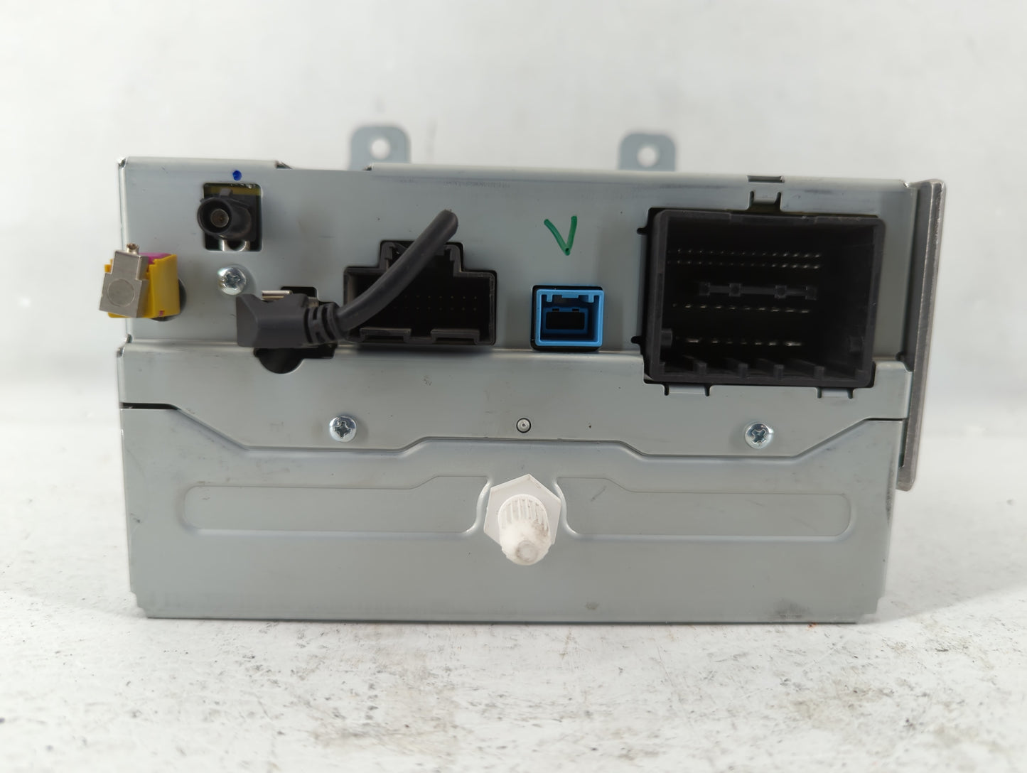 2015-2016 Chevrolet Cruze Am Fm Cd Player Radio Receiver - Oemusedautoparts1.com