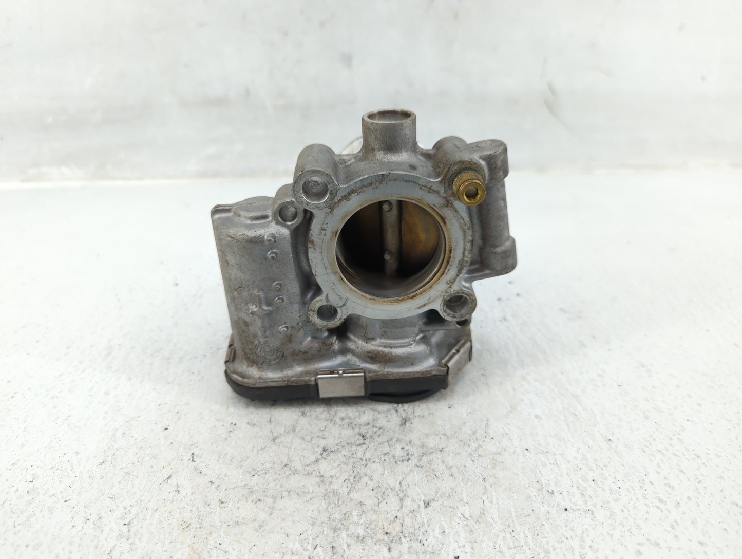2011-2016 Chevrolet Cruze Throttle Body P/N:55565489 Fits Fits 2011 2012 2013 2014 2015 2016 2017 2018 2019 2020 2021 OEM Us