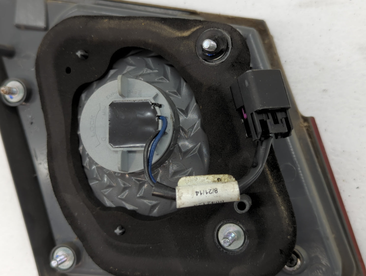 2011-2016 Chevrolet Cruze Tail Light Assembly Passenger Right OEM Fits Fits 2011 2012 2013 2014 2015 2016 OEM Used Auto Part