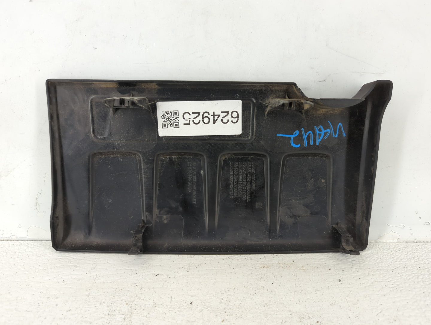 2015 Chevrolet Cruze Engine Cover - Oemusedautoparts1.com
