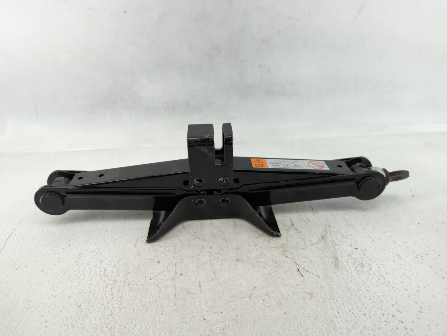 2015 Chevrolet Cruze Spare Scissor Car Jack 626409 - Oemusedautoparts1.com