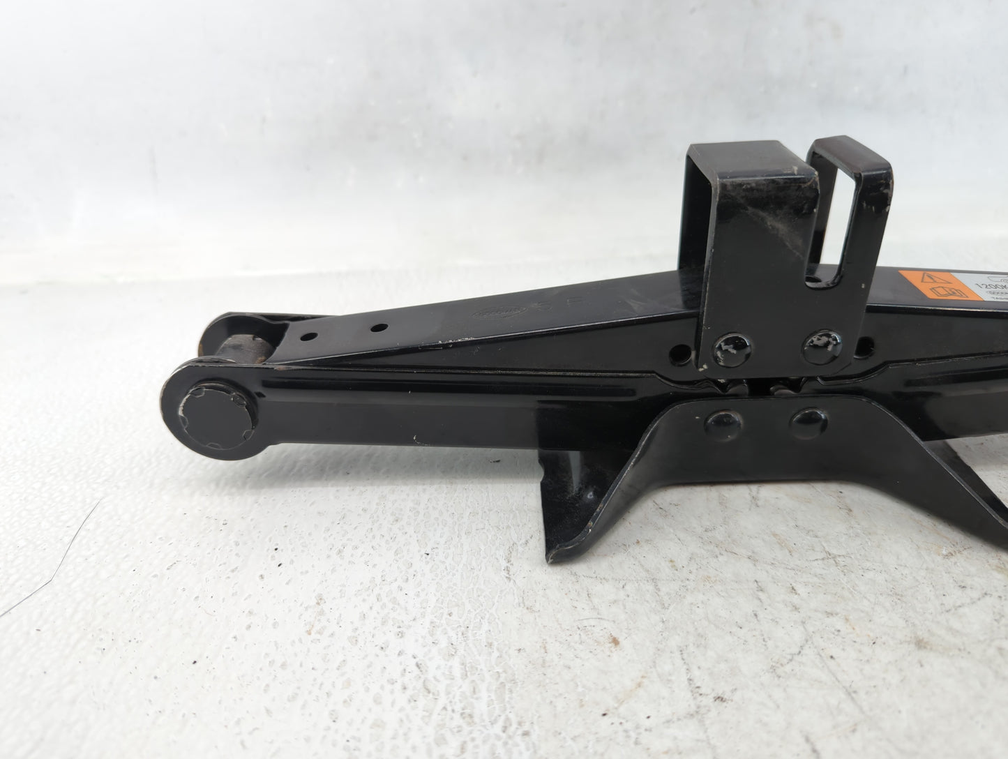 2015 Chevrolet Cruze Spare Scissor Car Jack - Oemusedautoparts1.com