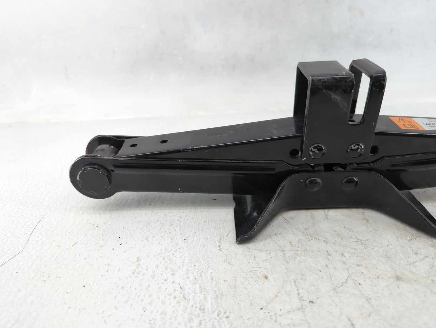 2015 Chevrolet Cruze Spare Scissor Car Jack 626409 - Oemusedautoparts1.com