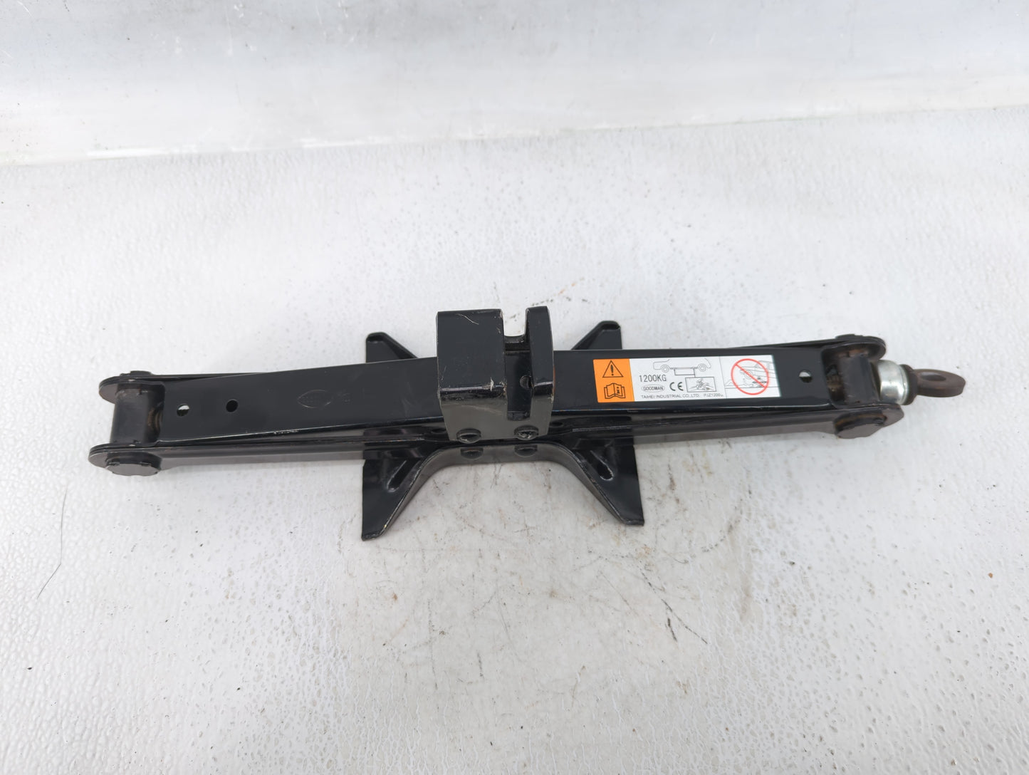 2015 Chevrolet Cruze Spare Scissor Car Jack 626409 - Oemusedautoparts1.com