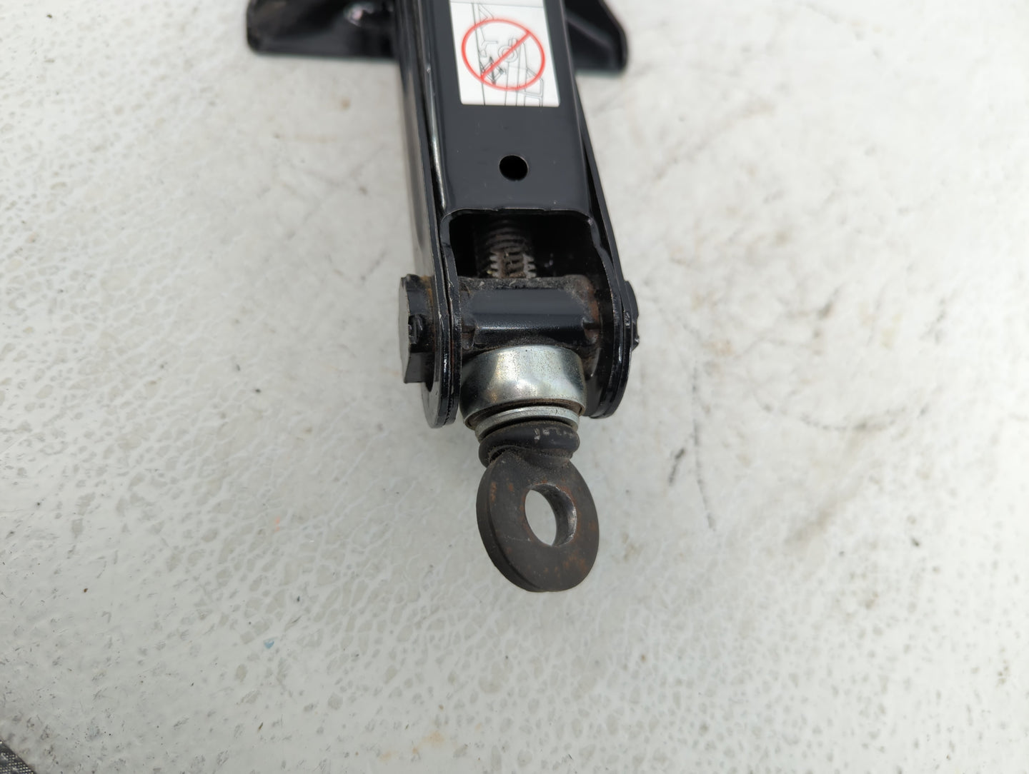 2015 Chevrolet Cruze Spare Scissor Car Jack - Oemusedautoparts1.com