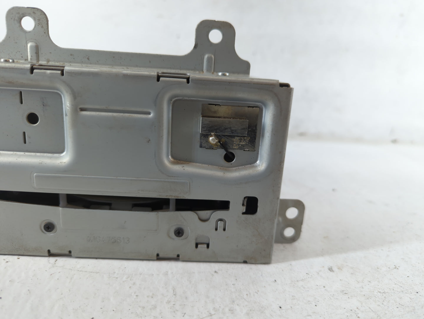2013-2016 Chevrolet Cruze Radio AM FM Cd Player Receiver Replacement P/N:23495273 Fits Fits 2013 2014 2015 2016 OEM Used Aut