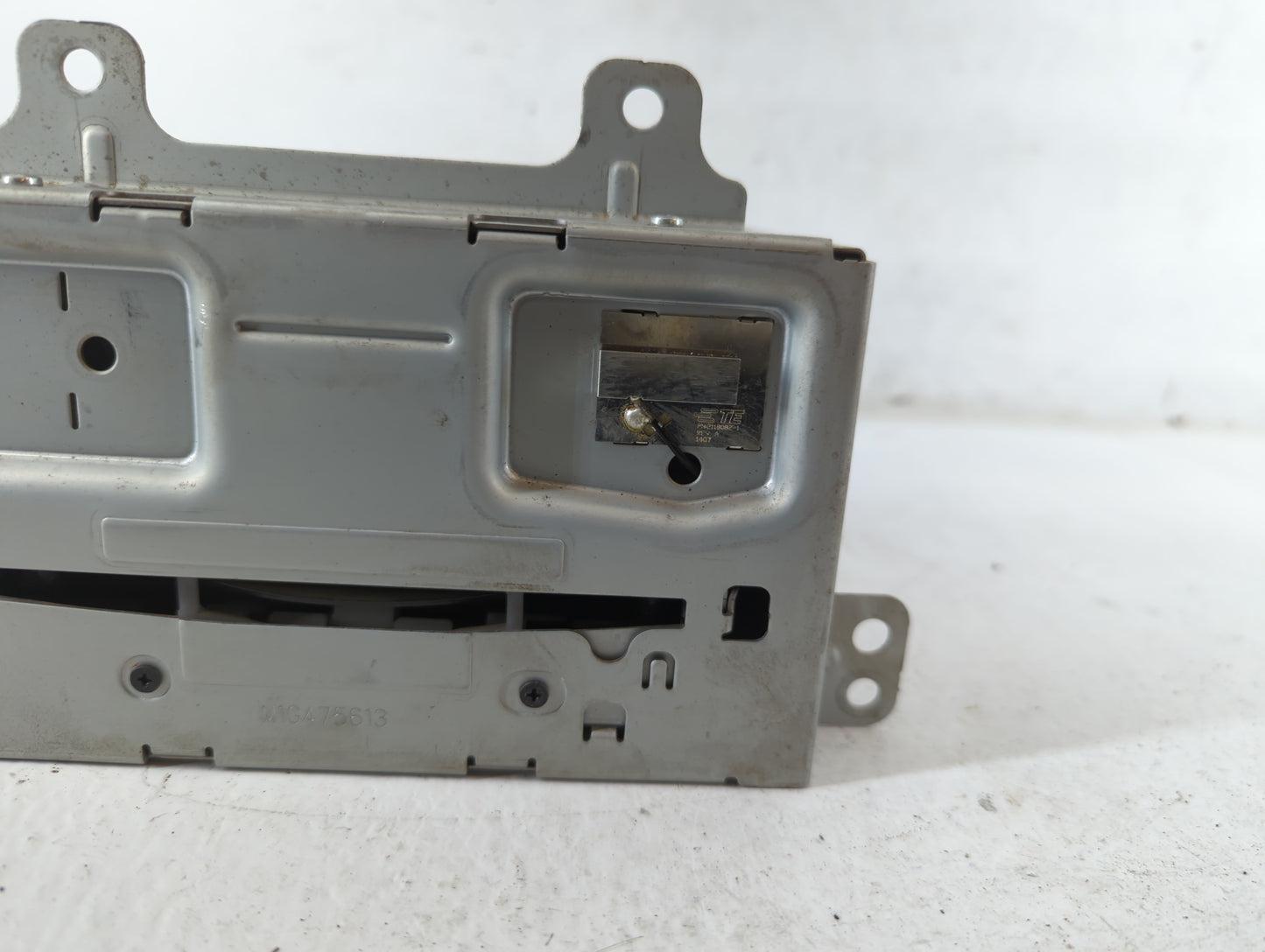2013-2016 Chevrolet Cruze Radio AM FM Cd Player Receiver Replacement P/N:23495273 Fits Fits 2013 2014 2015 2016 OEM Used Aut