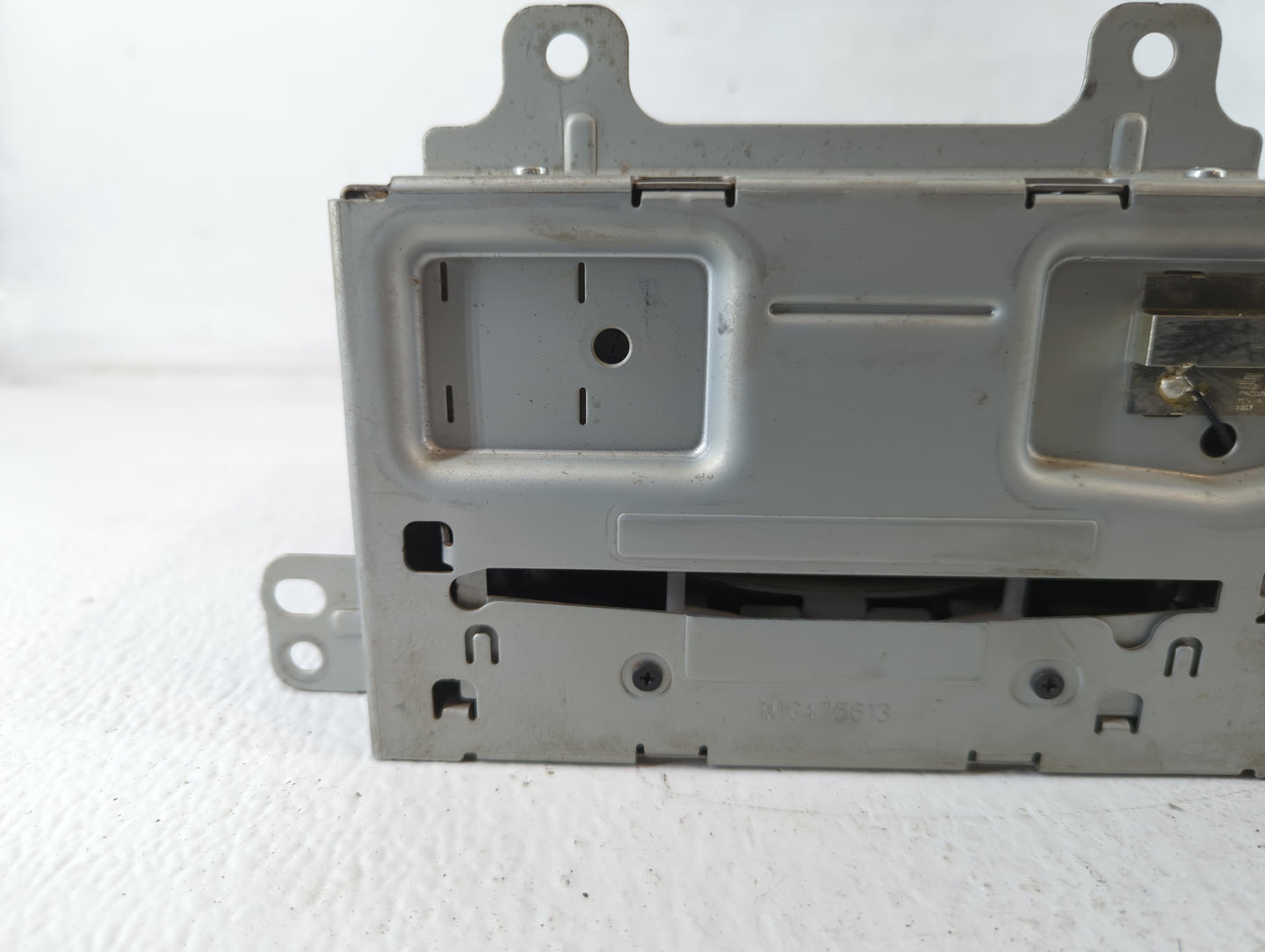 2013-2016 Chevrolet Cruze Radio AM FM Cd Player Receiver Replacement P/N:23495273 Fits Fits 2013 2014 2015 2016 OEM Used Aut