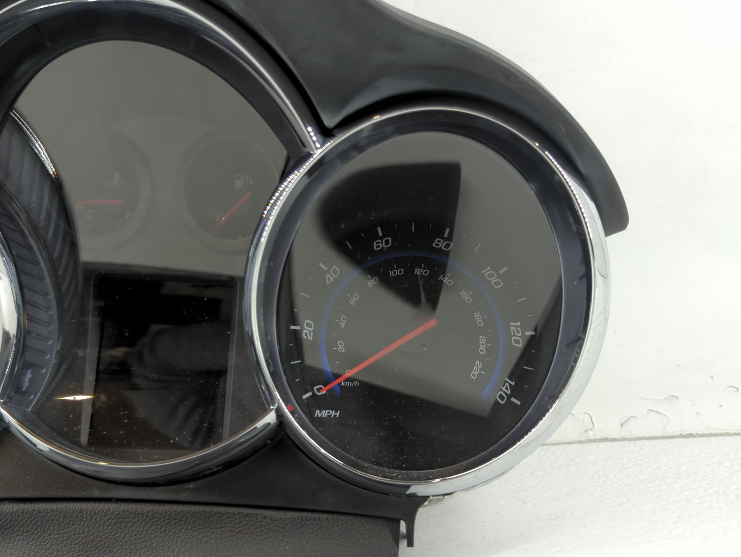 2015-2016 Chevrolet Cruze Instrument Cluster Speedometer Gauges P/N:42362673 Fits Fits 2015 2016 OEM Used Auto Parts - Oemus