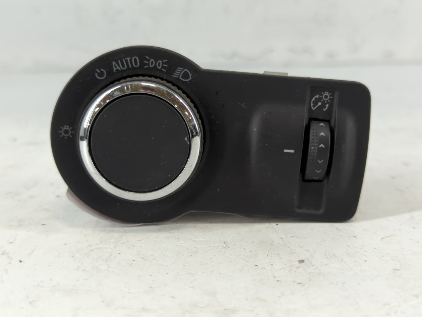 2015 Chevrolet Cruze  Headlight Dimmer Control Switch - Oemusedautoparts1.com
