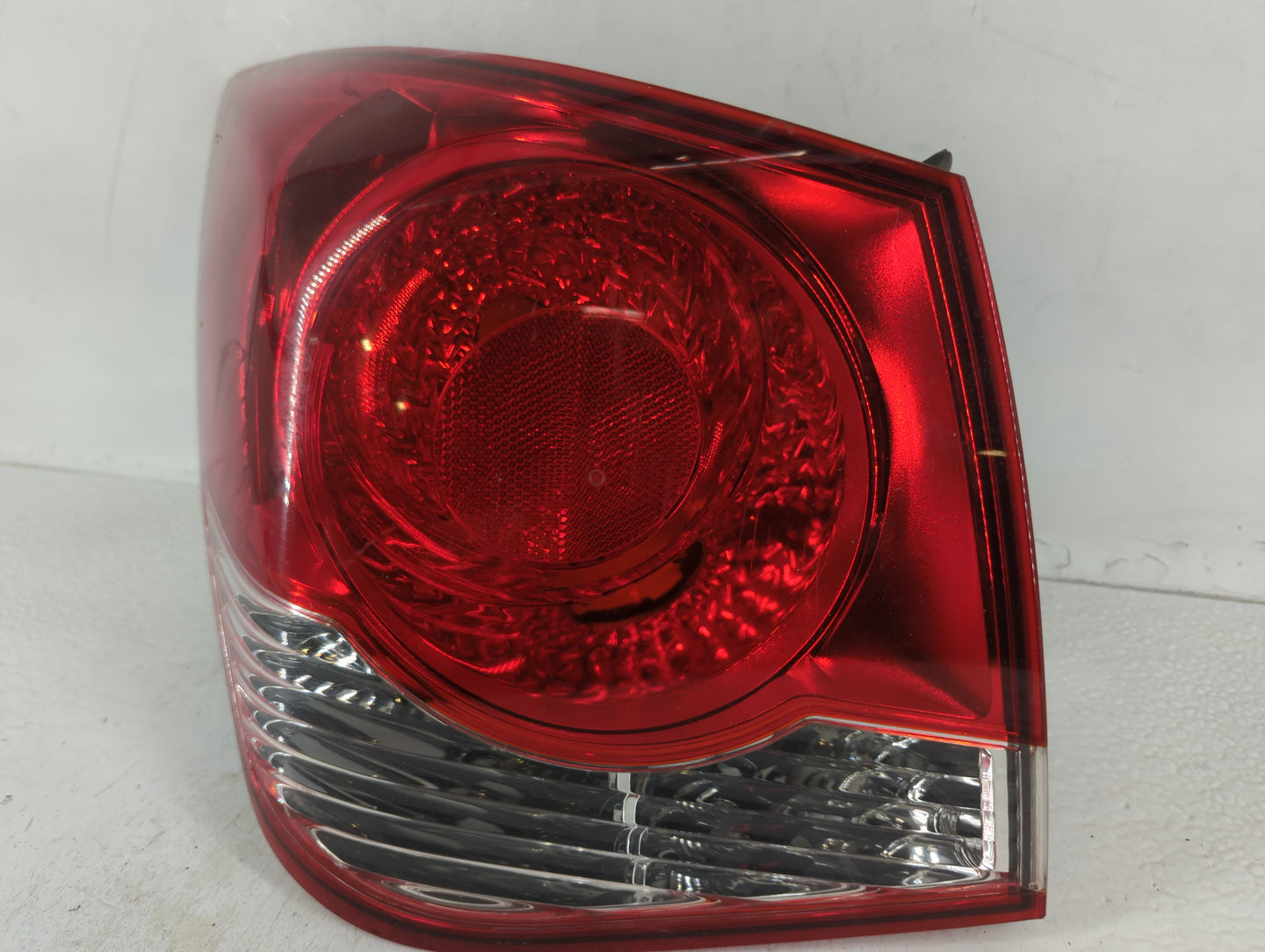 2011-2016 Chevrolet Cruze Tail Light Assembly Passenger Right OEM Fits Fits 2011 2012 2013 2014 2015 2016 OEM Used Auto Part