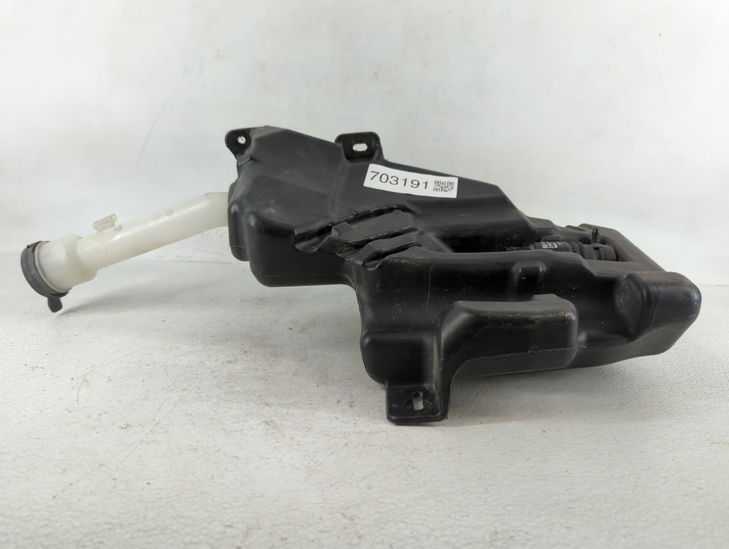 2011-2016 Chevrolet Cruze Windshield Washer Fluid Reservoir Bottle Oem - Oemusedautoparts1.com