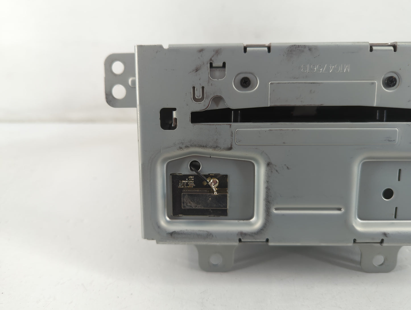 2015-2016 Chevrolet Cruze Am Fm Cd Player Radio Receiver - Oemusedautoparts1.com