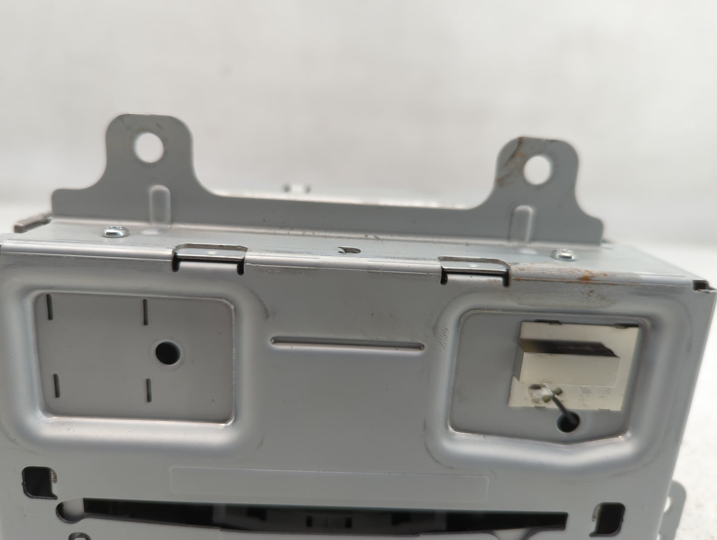 2015-2016 Chevrolet Cruze Am Fm Cd Player Radio Receiver - Oemusedautoparts1.com