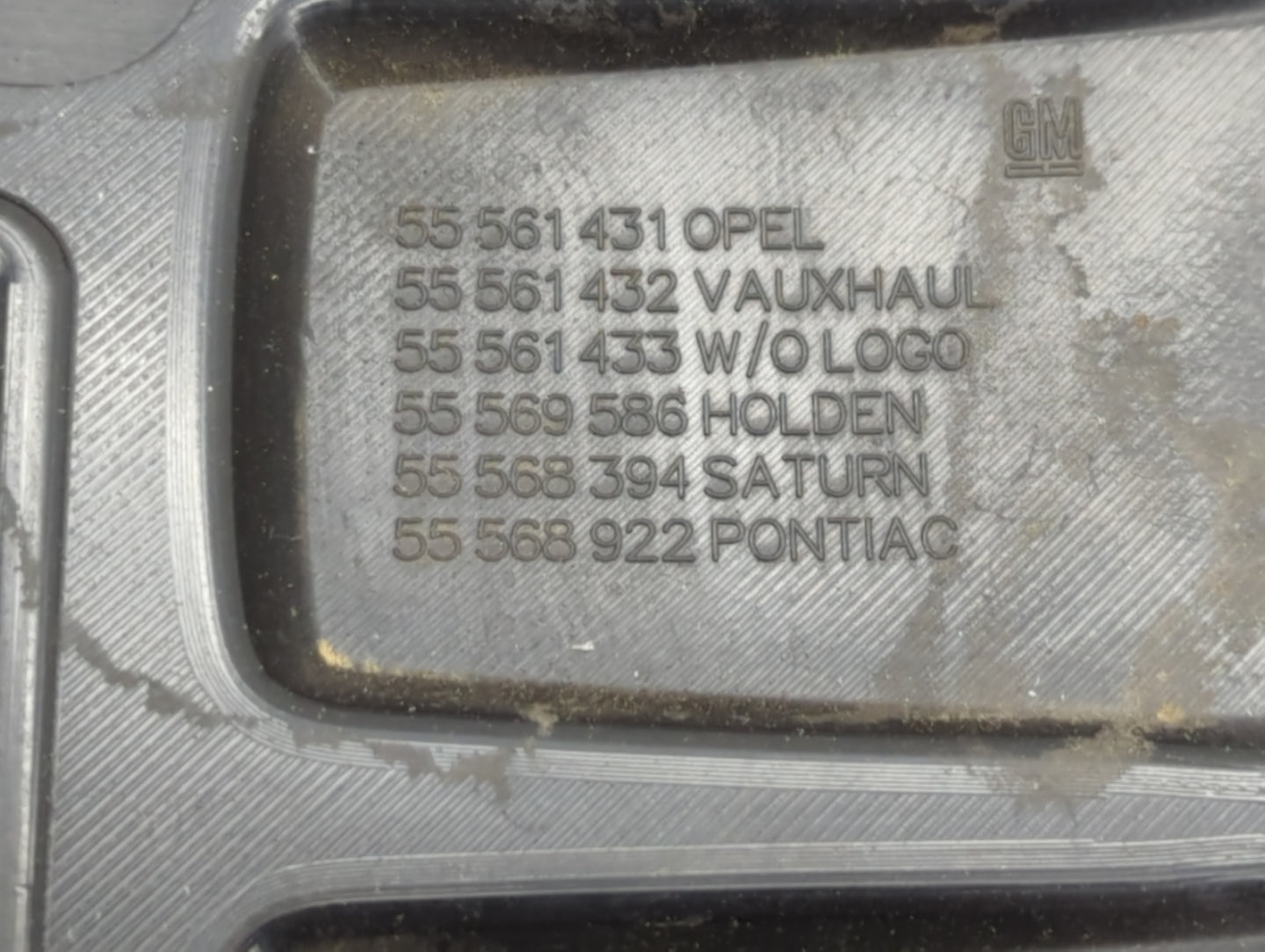 2015 Chevrolet Cruze Engine Cover - Oemusedautoparts1.com