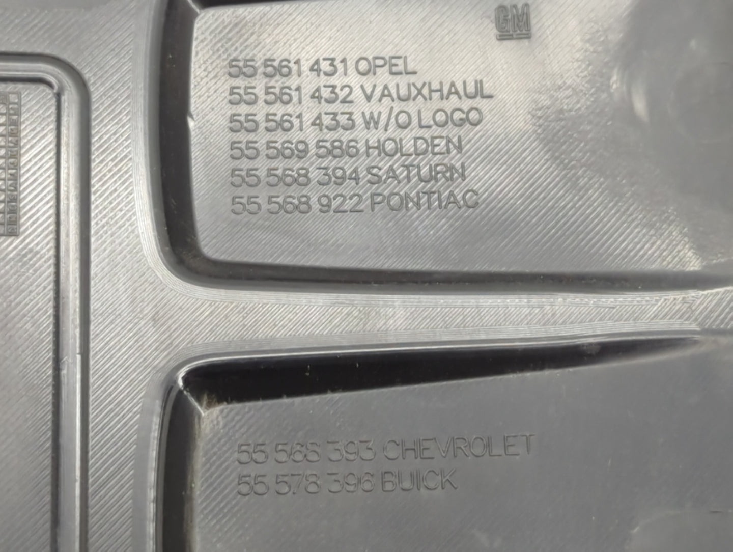 2015 Chevrolet Cruze Engine Cover - Oemusedautoparts1.com
