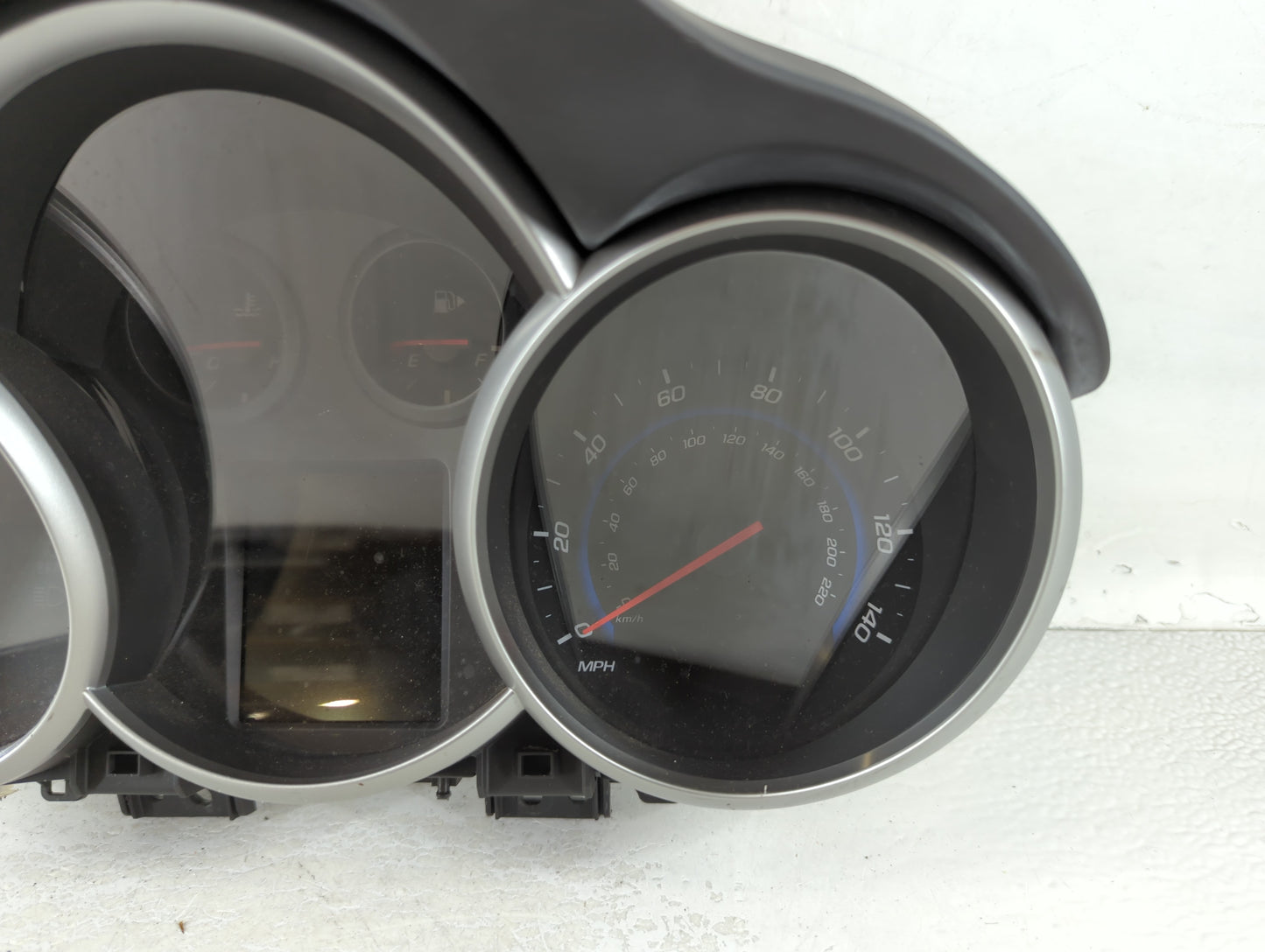 2015-2016 Chevrolet Cruze Instrument Cluster Speedometer Gauges P/N:42362675 Fits Fits 2015 2016 OEM Used Auto Parts - Oemus
