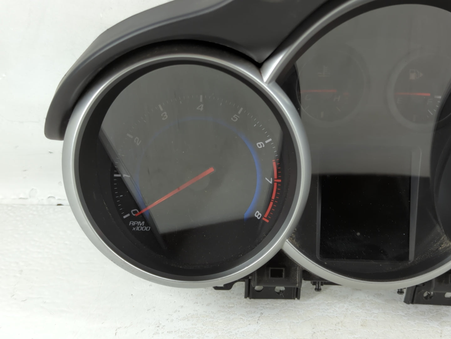 2015-2016 Chevrolet Cruze Instrument Cluster Speedometer Gauges P/N:95216802 Fits Fits 2015 2016 OEM Used Auto Parts - Oemus
