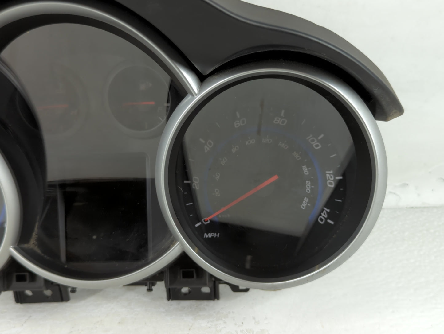 2015-2016 Chevrolet Cruze Instrument Cluster Speedometer Gauges P/N:95216802 Fits Fits 2015 2016 OEM Used Auto Parts - Oemus