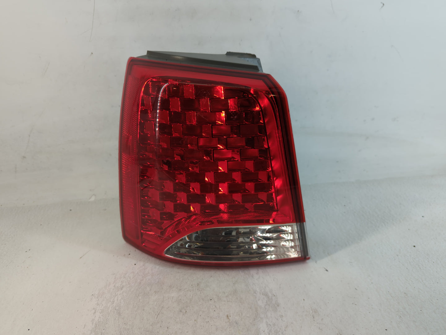 2011-2016 Chevrolet Cruze Tail Light Assembly Driver Left OEM P/N:92401-1U000 Fits Fits 2011 2012 2013 2014 2015 2016 OEM Us