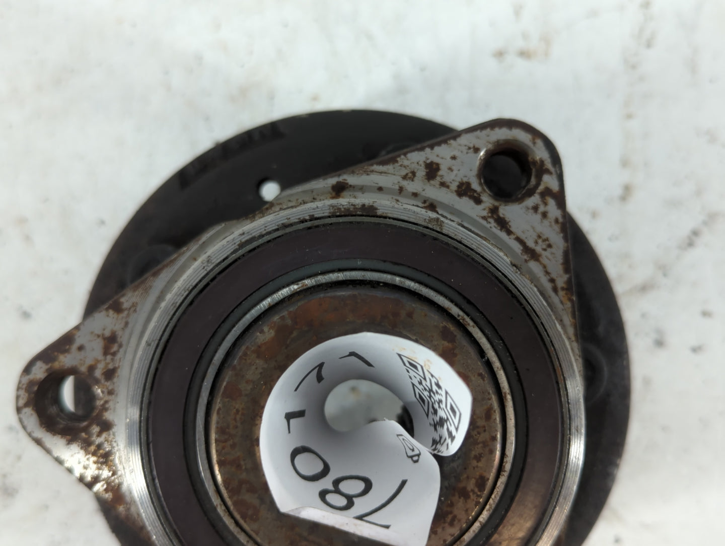 2011-2016 Chevrolet Cruze Driver Front Wheel Hub Oem - Oemusedautoparts1.com