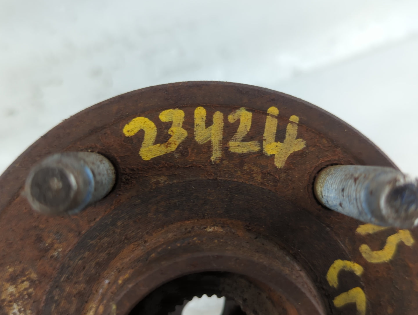 2011-2016 Chevrolet Cruze Driver Front Wheel Hub Oem - Oemusedautoparts1.com