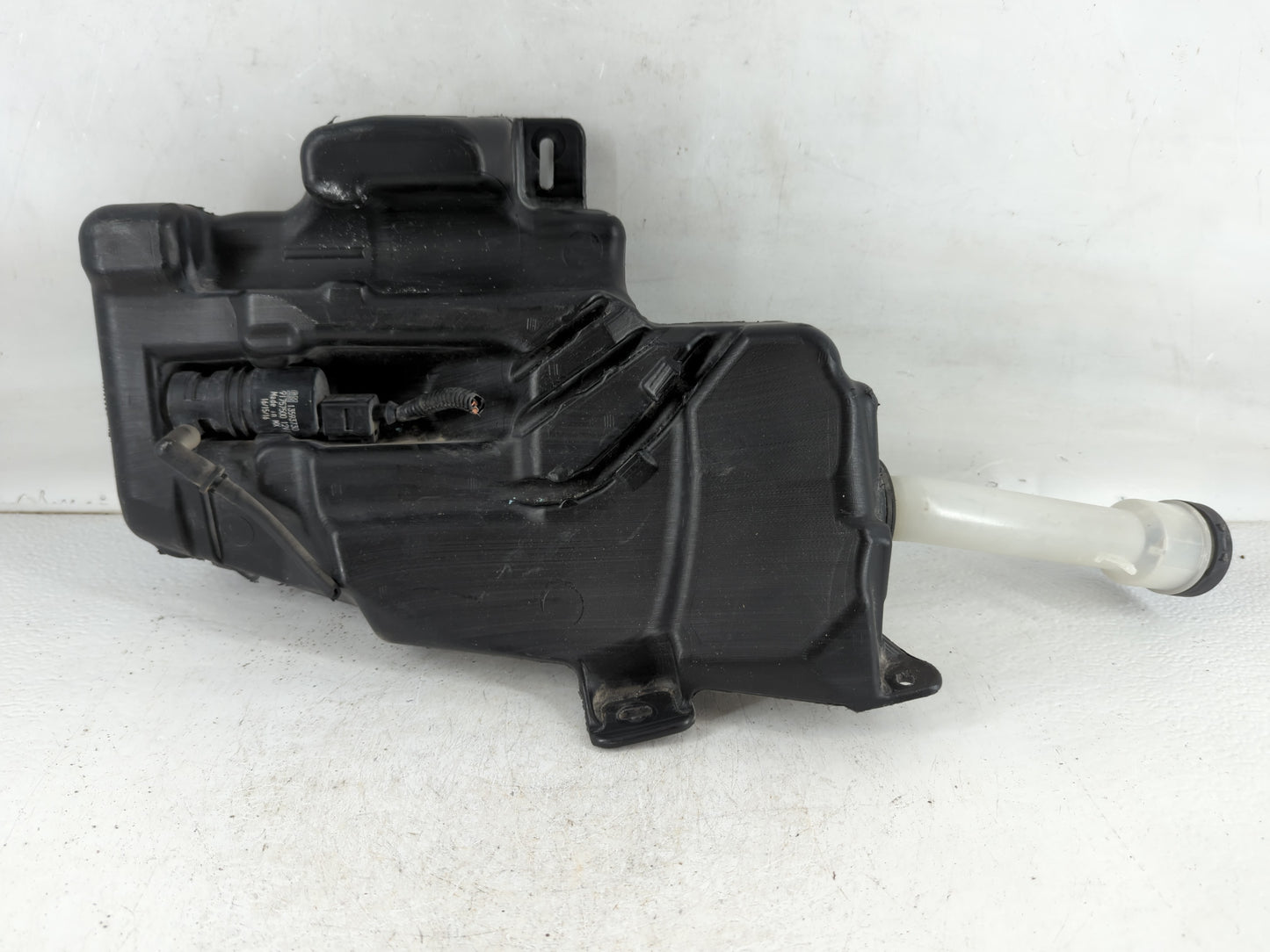 2011-2016 Chevrolet Cruze Windshield Washer Fluid Reservoir Bottle Oem - Oemusedautoparts1.com