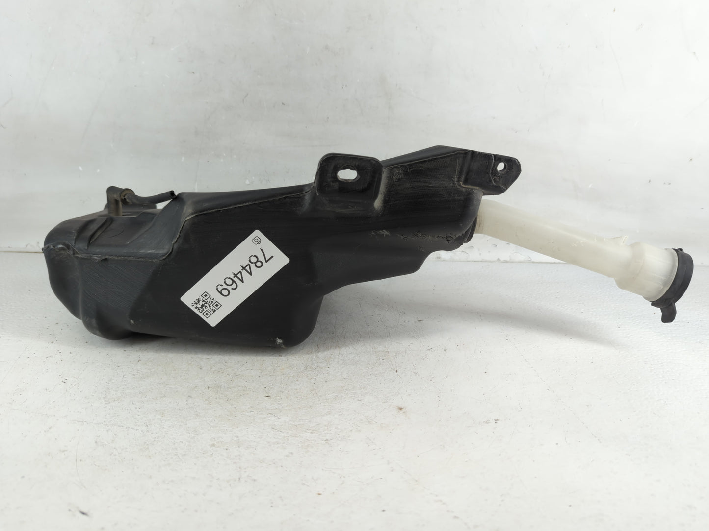 2011-2016 Chevrolet Cruze Windshield Washer Fluid Reservoir Bottle Oem - Oemusedautoparts1.com