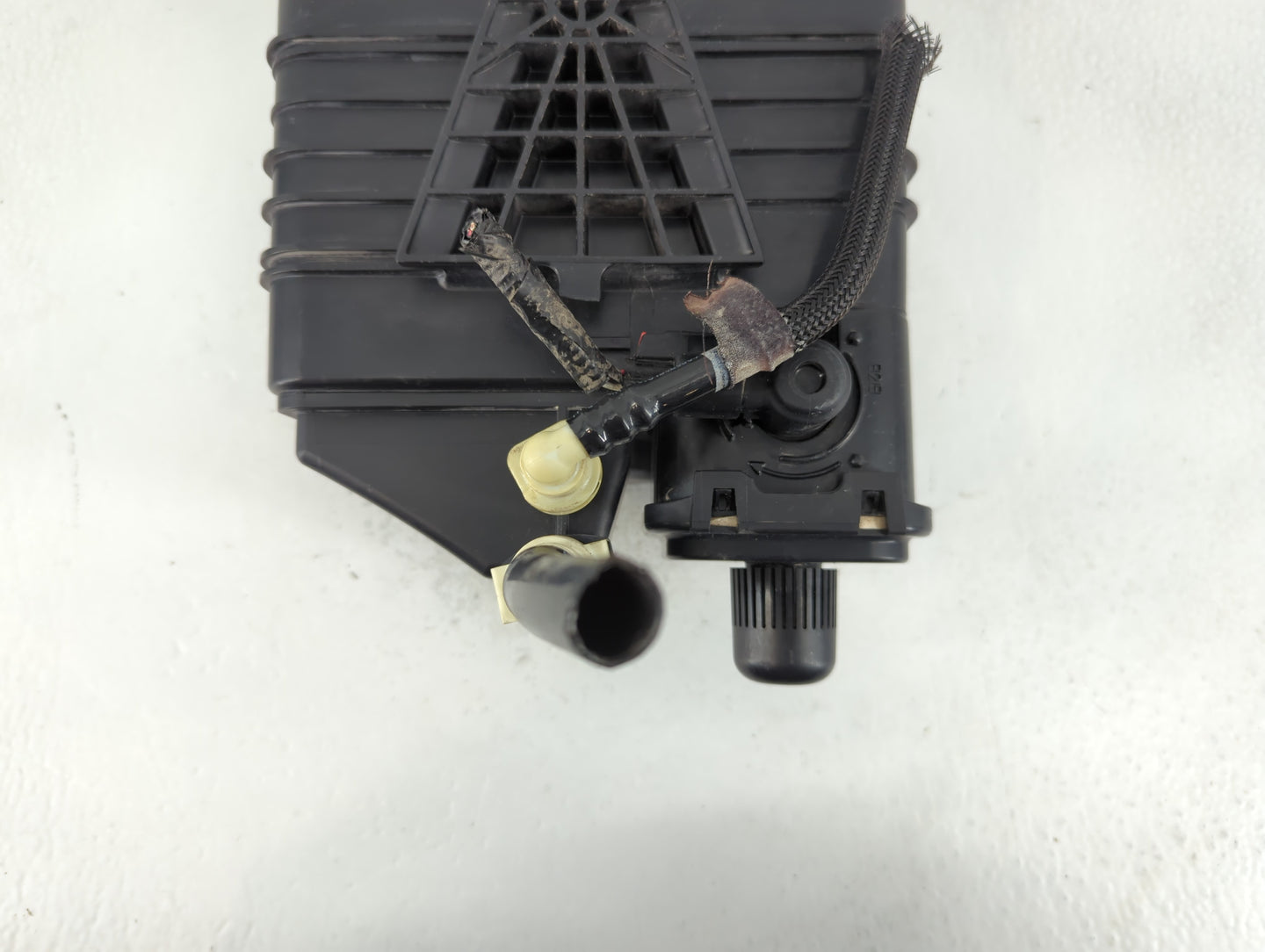 2015 Chevrolet Cruze Fuel Vapor Charcoal Canister 784878 - Oemusedautoparts1.com