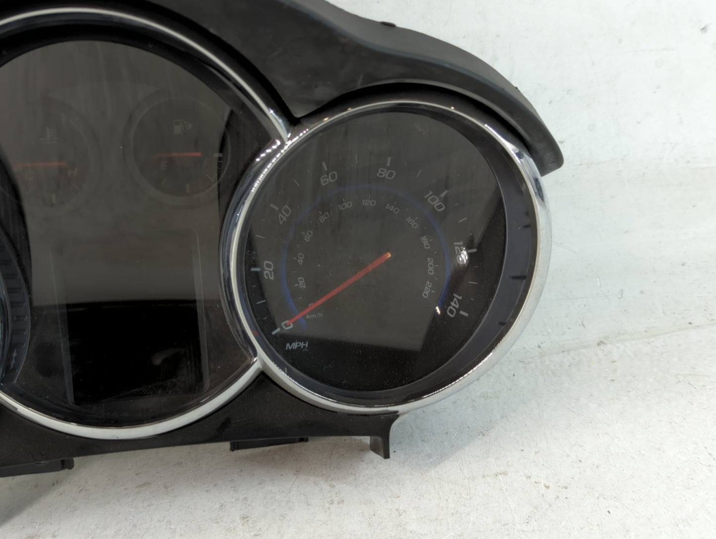 2015-2016 Chevrolet Cruze Instrument Cluster Speedometer Gauges P/N:42362673 Fits Fits 2015 2016 OEM Used Auto Parts - Oemus