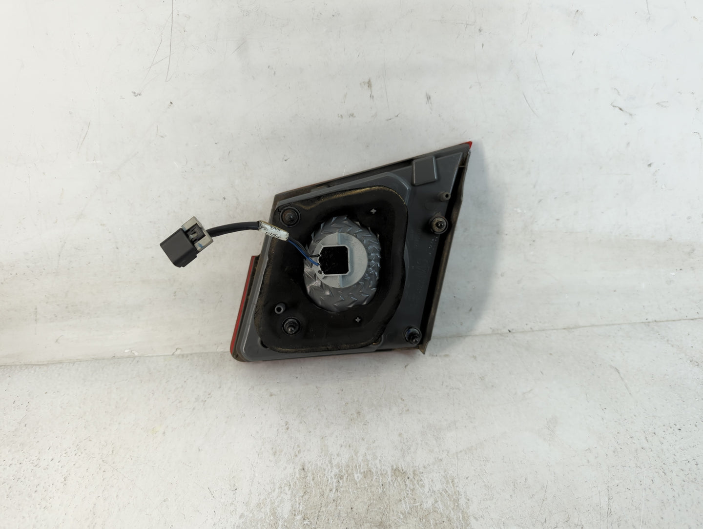 2011-2016 Chevrolet Cruze Tail Light Assembly Driver Left OEM P/N:0042124 Fits Fits 2011 2012 2013 2014 2015 2016 OEM Used A