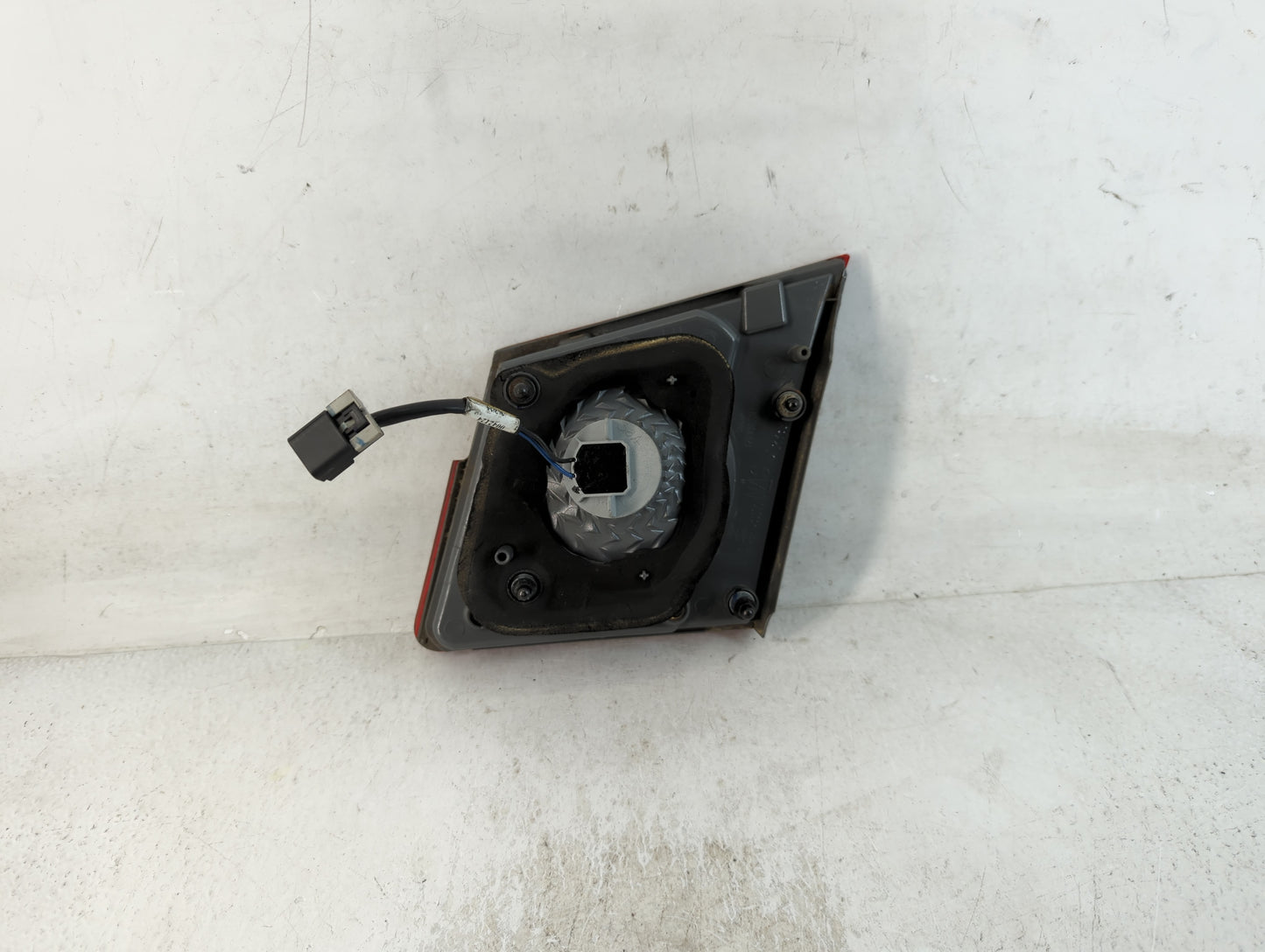 2011-2016 Chevrolet Cruze Tail Light Assembly Driver Left OEM P/N:0042124 Fits Fits 2011 2012 2013 2014 2015 2016 OEM Used A